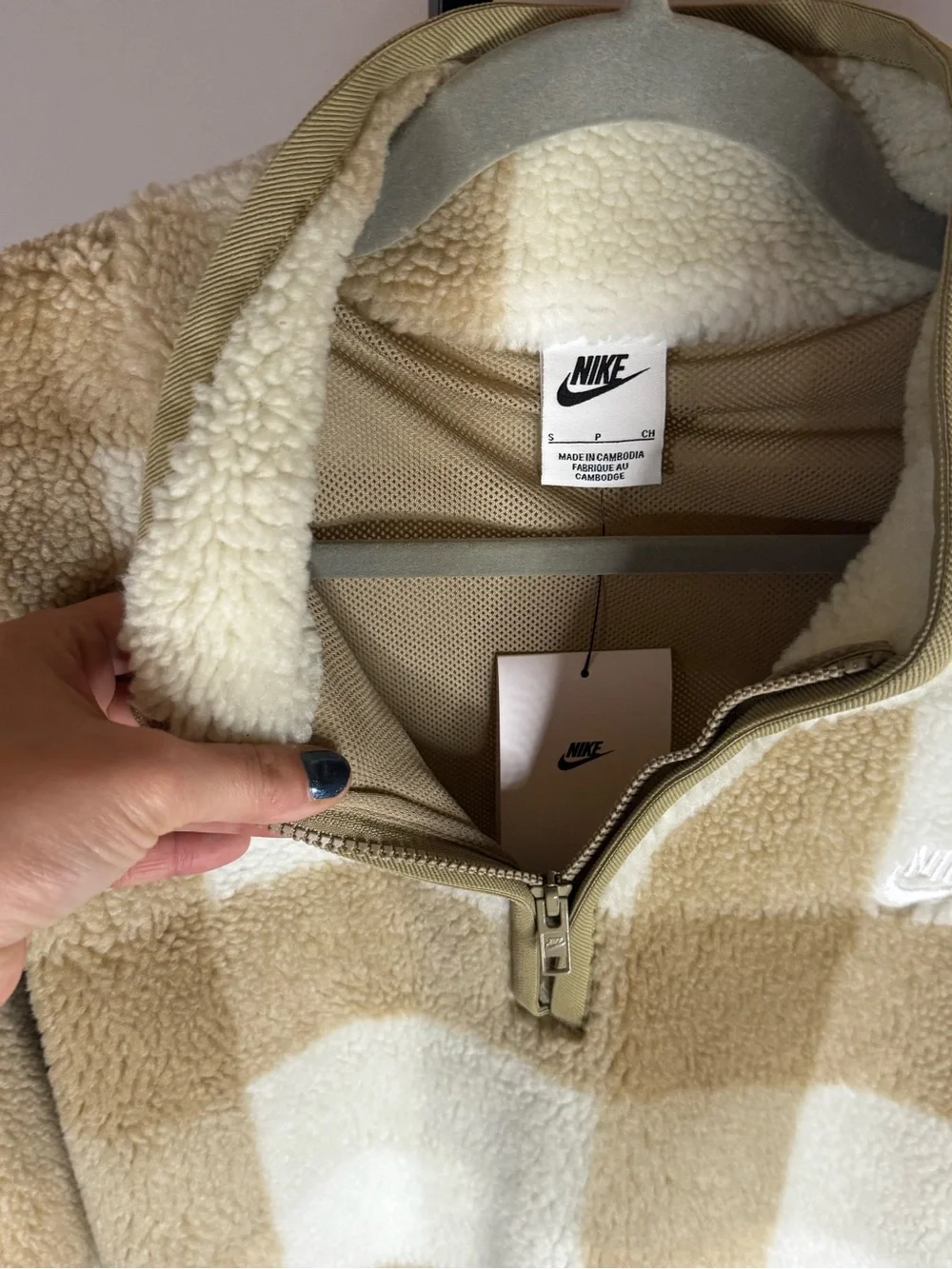 Nike Men's Cream and Beige Sherpa Quarter-Zip Pullover: Retail $115